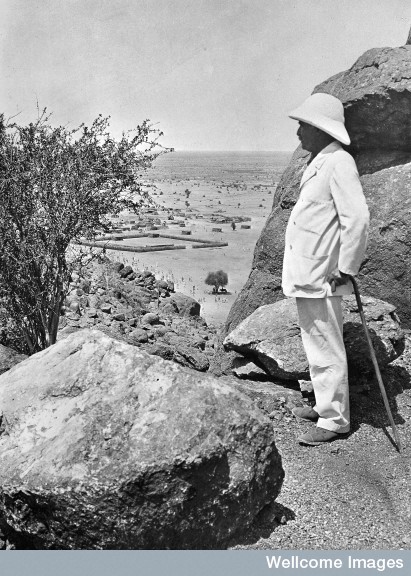 M0019726 Sir Henry Wellcome at the Jebel Moya excavations